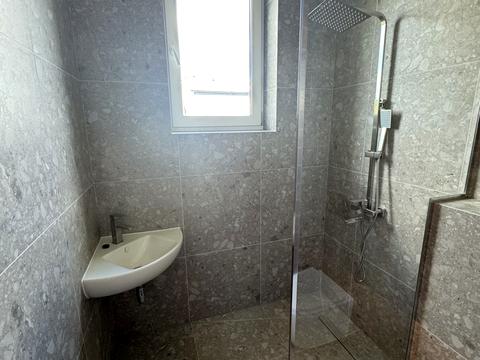 будинок за адресою Лугова