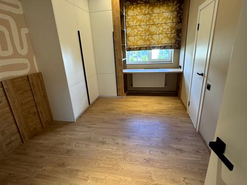 будинок за адресою Лугова