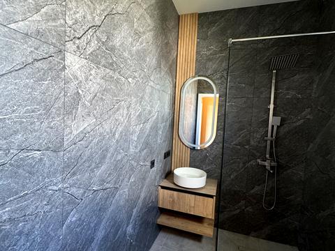 будинок за адресою Лугова