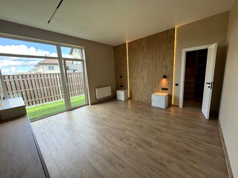 будинок за адресою Лугова