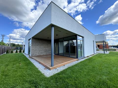 будинок за адресою Лугова