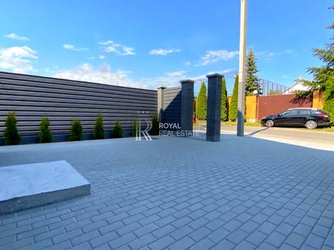 будинок за адресою с. Петропавлівська Борщагівка, Каштанова вул.