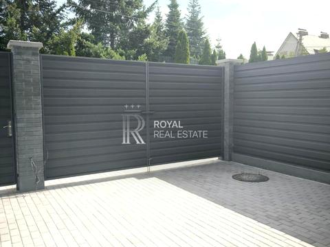 будинок за адресою с. Петропавлівська Борщагівка, Каштанова вул.