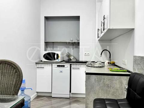 комерційна за адресою Павла Тичини просп., 18-Б