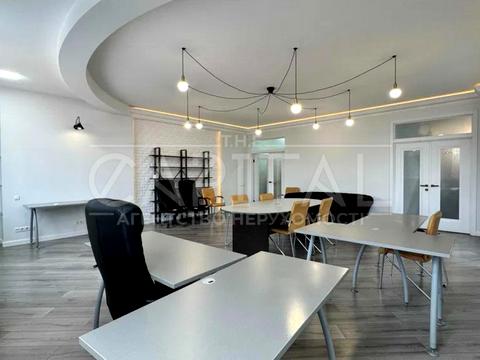 комерційна за адресою Павла Тичини просп., 18-Б