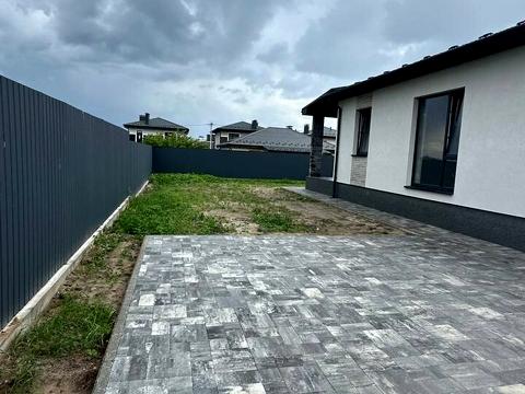 дом по адресу Евгения Плужника ул.