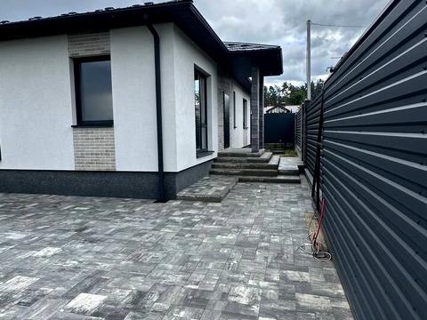 дом по адресу Евгения Плужника ул.