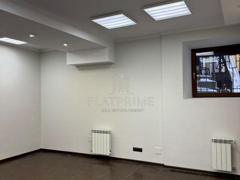 комерційна за адресою Михайлівська вул., 20-Б