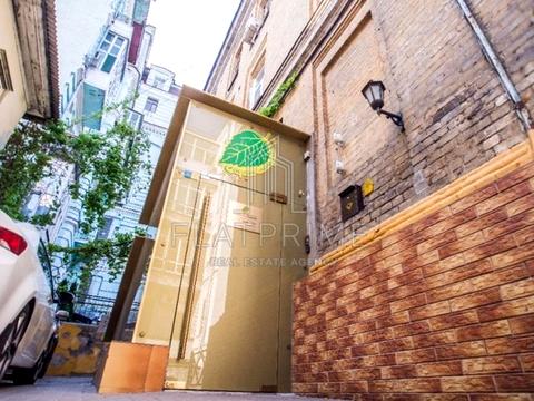 комерційна за адресою Михайлівська вул., 20-Б