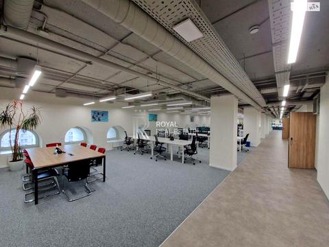 коммерческая по адресу майдан Незалежності пл., 2