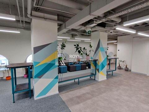 коммерческая по адресу майдан Незалежності пл., 2