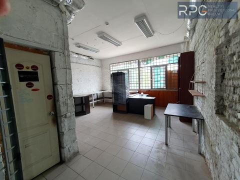 комерційна за адресою Солом'янська вул., 33