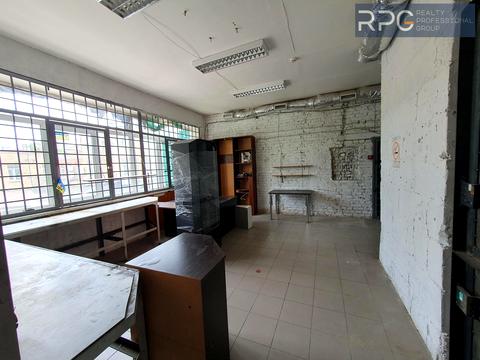 комерційна за адресою Солом'янська вул., 33