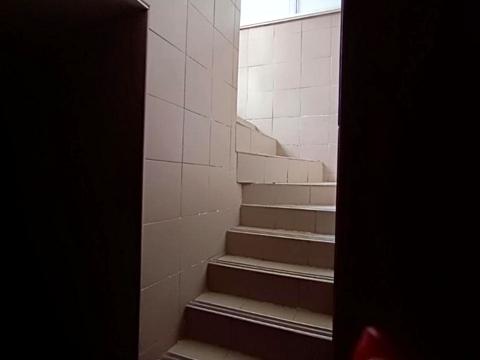 комерційна за адресою Межигірська вул., 25