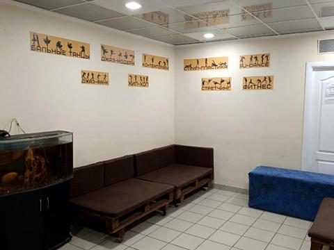 комерційна за адресою Межигірська вул., 25