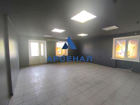 комерційна за адресою Автозаводська вул., 40