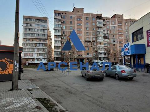 комерційна за адресою Автозаводська вул., 40