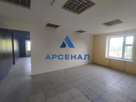 комерційна за адресою Автозаводська вул., 40