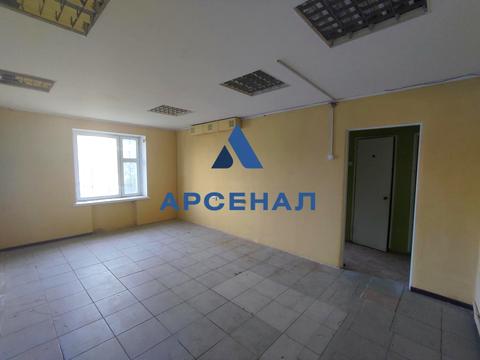 комерційна за адресою Автозаводська вул., 40