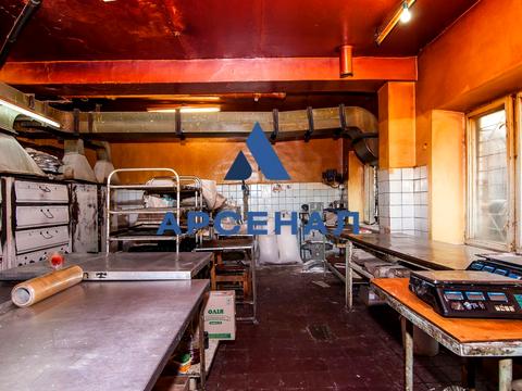 комерційна за адресою Бочарова вул., 12Б