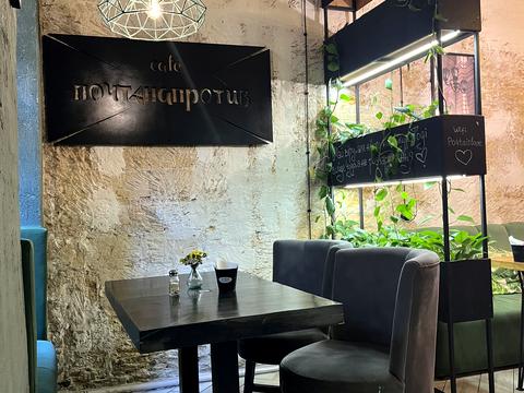 комерційна за адресою Садова вул., 12