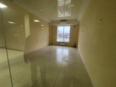 комерційна за адресою Моторобудівників просп., 20