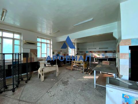 комерційна за адресою Єлизавети Щедрович, 73