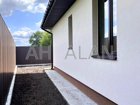 будинок за адресою Леоніда Каденюка вул., 2