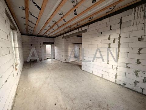 будинок за адресою Леоніда Каденюка вул., 2