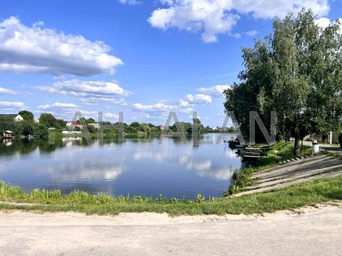 будинок за адресою Леоніда Каденюка вул., 2