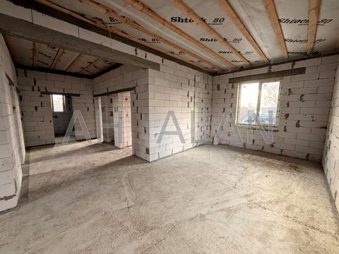 будинок за адресою Леоніда Каденюка вул., 2