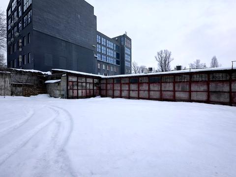 комерційна за адресою Нижньоюрківська вул., 39А