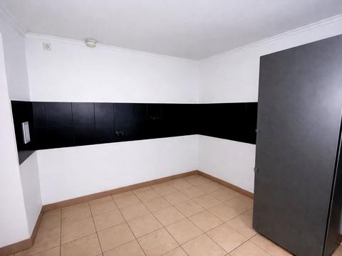 комерційна за адресою Нижньоюрківська вул., 39А