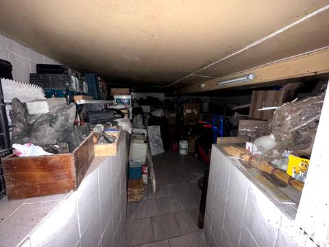 комерційна за адресою Нижньоюрківська вул., 39А