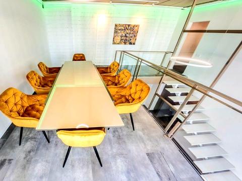 комерційна за адресою Зарічна вул., 6 к1