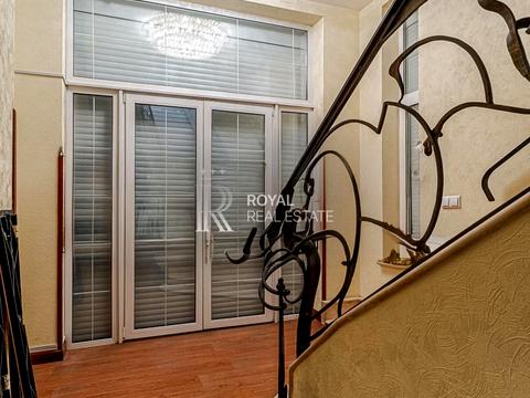 коммерческая по адресу Саксаганского ул., 60