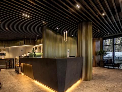 комерційна за адресою Євгена Коновальця вул. (Щорса), 36-В