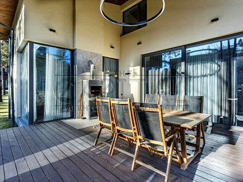 будинок за адресою с. Лебедівка, Набережна вул.