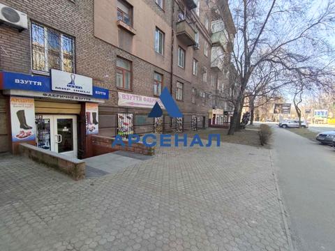 комерційна за адресою Незалежної України вул. (40 років Радянської України), 68