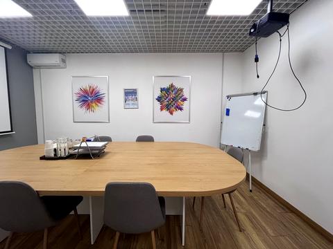 комерційна за адресою Саксаганського вул., 121