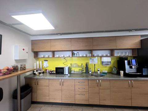 комерційна за адресою Саксаганського вул., 121