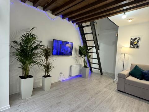 будинок за адресою Промислова вул., 27