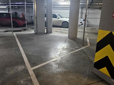 паркомісце за адресою Київ, Іоанна Павла II вул. (Патріса Лумумби), 6/1