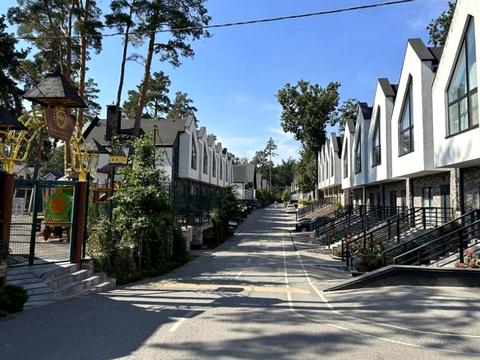 будинок за адресою Юрія Кондратюка вул.