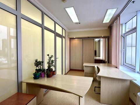 комерційна за адресою Антоновича вул. (Горького), 172