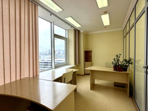 комерційна за адресою Антоновича вул. (Горького), 172