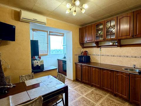 квартира за адресою Миколи Василенка вул., 14-Г