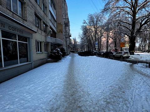 коммерческая по адресу Михаила Омеляновича-Павленко ул. (Суворова), 18/20