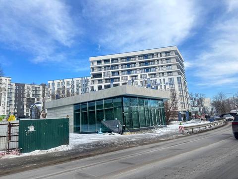 комерційна за адресою Центральна вул., 11