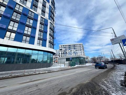 комерційна за адресою Центральна вул., 11